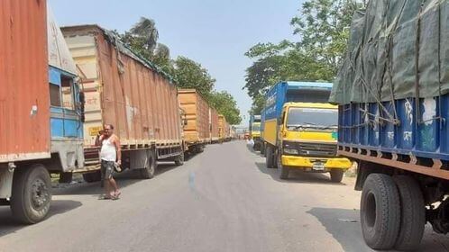 বেনাপোলে তীব্র পণ্যজট, খালাসের অপেক্ষায় কয়েকশ পণ্যবাহী ট্রাক