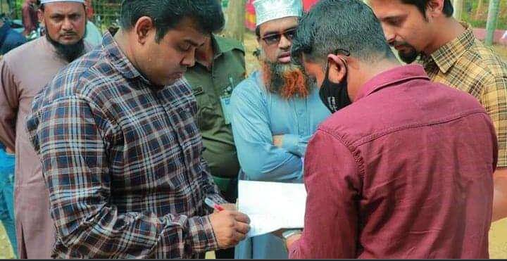 বড়লেখায় লাইসেন্স ও হেলমেট ছাড়া মোটরসাইকেল চালানোর দায়ে জরিমানা