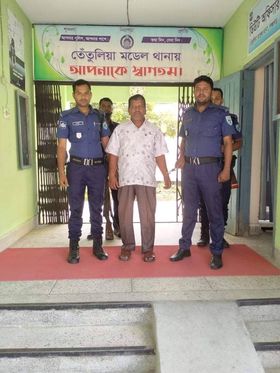 তেতুলিয়ায় অবৈধ জমি দখলের অভিযোগে আ’লীগ নেতা সাবেক ইউপি মেম্বার লালু গ্রেফতার