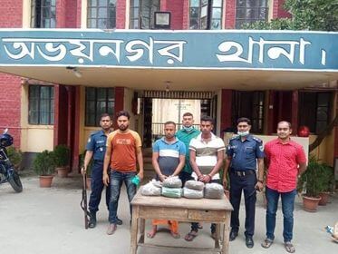 অভয়নগরে ৫কেজি গাঁজাসহ ২মাদক ব্যাবসায়ী গ্রেফতার