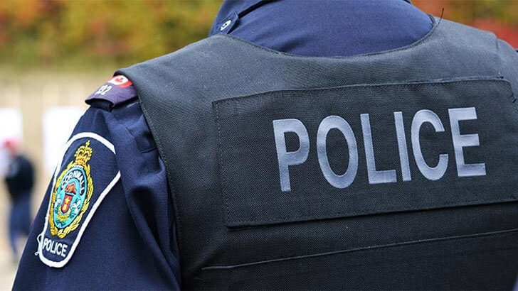 কমলগঞ্জে আসামীর ধাক্কায় পা ভেঙ্গে পুলিশ সদস্য হাসপাতালে