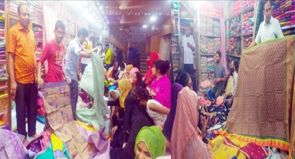 হবিগঞ্জে ঈদ বাজারে ক্রেতাদের প্রচন্ড ভীড়