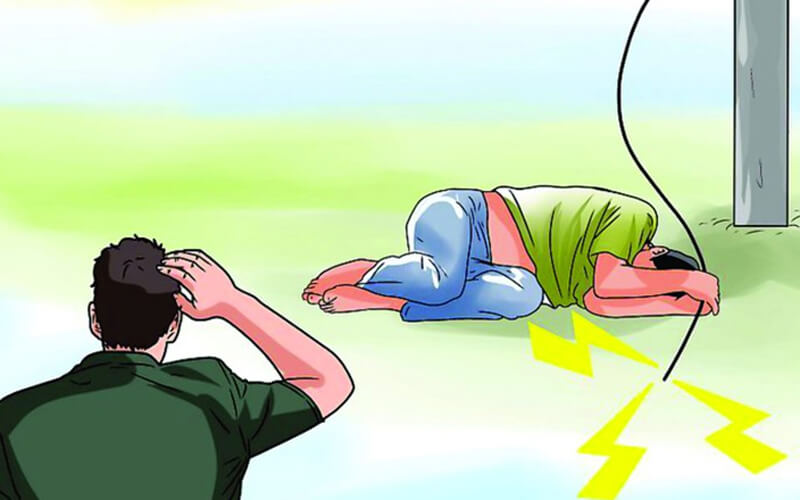 প্রেমিকের সাথে দেখা করতে এসে বিদ্যুৎস্পৃষ্ট প্রেমিকা