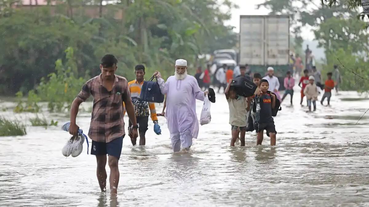 সিলেট সদরে বন্যা : লাখো মানুষ পানিবন্দী, খোলা হয়েছে আশ্রয়কেন্দ্র