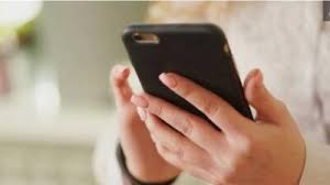 কলেজে শিক্ষার্থীদের স্মার্টফোন নিয়ে প্রবেশে নিষেধাজ্ঞা