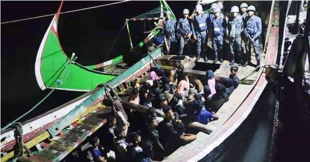 নৌপথে মালেশিয়া যাওয়ার প্রাক্কালে নৌবাহিনীর হাতে ৩৩ রোহিঙ্গা আটক।