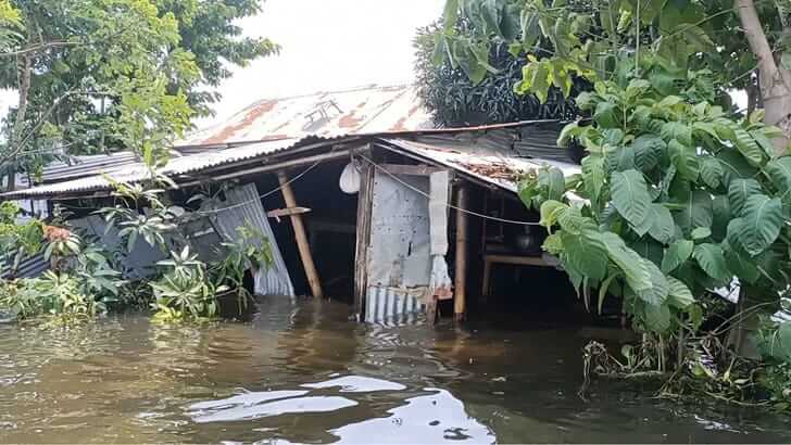 একদিকে কমছে অপরদিকে বাড়ছে