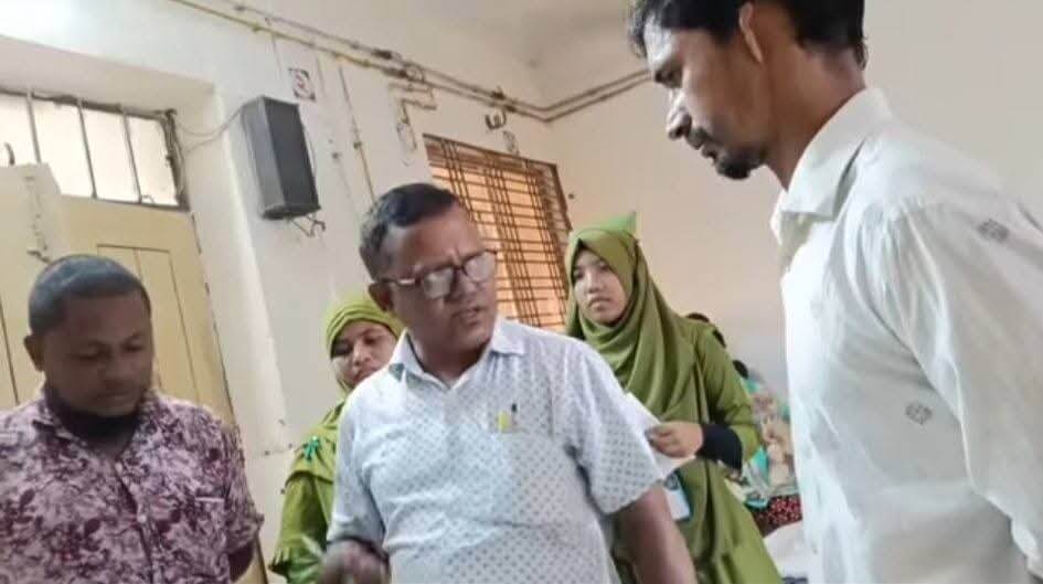 পঞ্চগড় চিকিৎসকের ভিডিও ভাইরাল! জবাব চেয়ে নোটিশ !