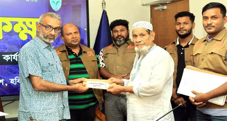হবিগঞ্জে সাইবার  ক্রাইমের তৎপরতায় প্রতারণার টাকা ও ১৪টি মোবাইল উদ্ধার