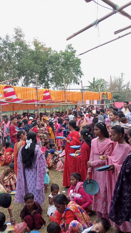 কমলগঞ্জের দেবীপুর দেবালয়ে ২০তম শতভূজা বাসন্তী পূজা উদ্যাপন: লক্ষাধিক ভক্তের ঢলে মুখরিত মন্দির প্রাঙ্গণ