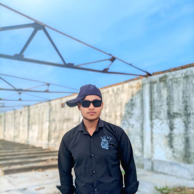 পঞ্চগড়ের -২ আসনের  প্রতিমন্ত্রীকে কটাক্ষ করে সোশ্যাল মিডিয়া পোস্ট করায় এক যুবকে আটক করেছে পুলিশ