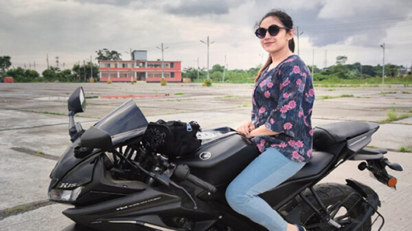 সেই ‘লেডি বাইকার’ রিয়াকে নিয়ে সিলেটে তোলপাড়