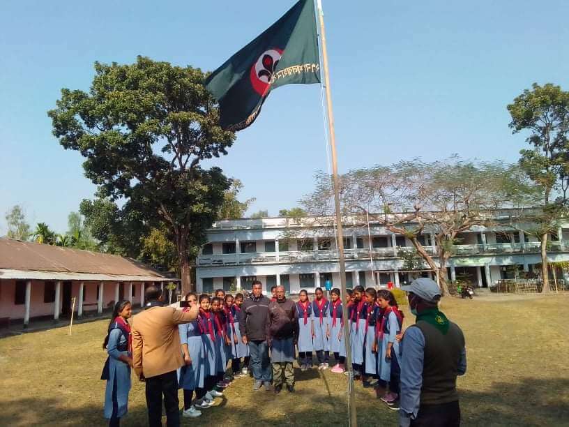 তেতুলিয়ায় শালবাহান বালিকায় উচ্চ বিদ্যালয়ের গার্ল ইন স্কাউট এর দীক্ষা সভা অনুষ্টিত হয়েছে