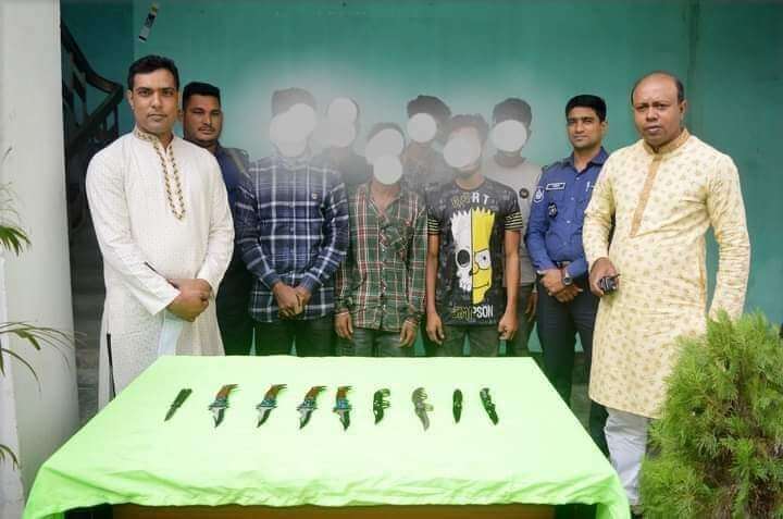যশোর সদরে দেশীয় অস্ত্রসহ কিশোর গ্যাং চক্রের ৯ সদস্য গ্রেফতার