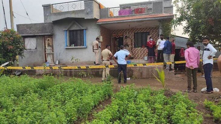 পরিবারের অমতে  বিয়ে, ভারতের মহারাষ্ট্রে় অন্তঃসত্ত্বা বড় বোনকে শিরশ্ছেদ, কাটা মাথা নিয়ে সেলফি!