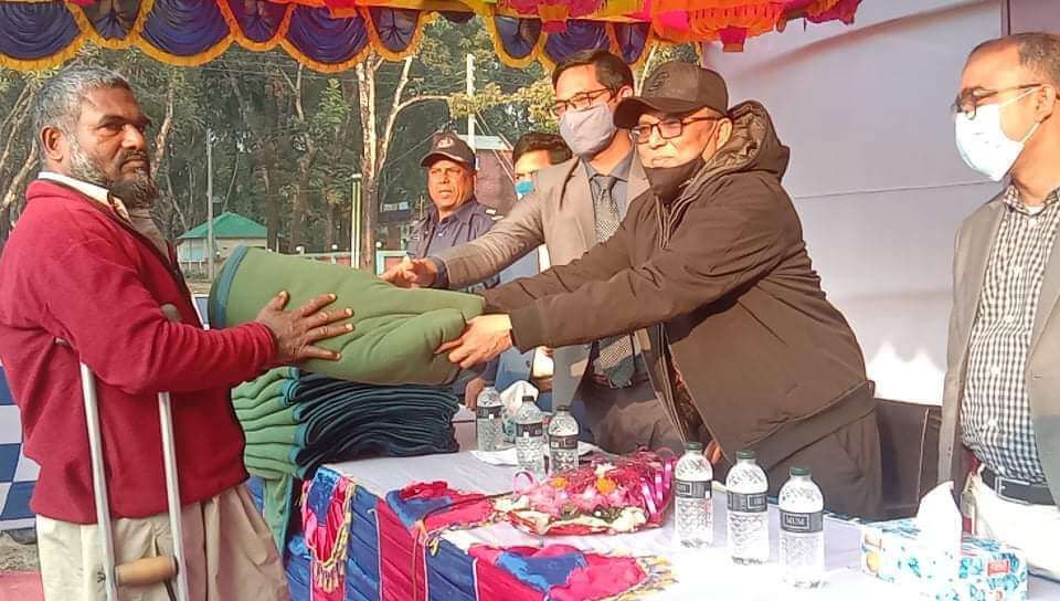 তেঁতুলিয়ায় ডিজিটাল ডাক বিভাগে নগদ লিমিটেড এর অর্থায়নে শীতবস্ত্র বিতরণ