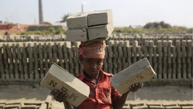 হবিগঞ্জে ইটভাটায় শিশু শ্রমিক, দুইশ’ ইট কাটার মজুরি পাঁচ টাকা