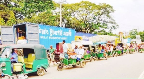 মাধবপুরে ব্যাটারী চালিত অটোরিকশা ‘দখলে’ পৌর বাজার