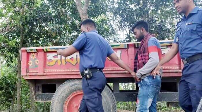 চুনারুঘাটে অবৈধভাবে মাটি উত্তোলন করায় জরিমানা