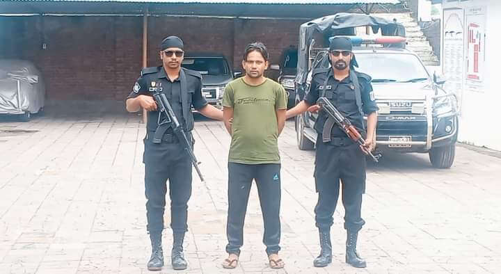 কক্সবাজারে রোহিঙ্গা ক্যাম্প থেকে আরসার গান কমান্ডার গ্রেফতার!