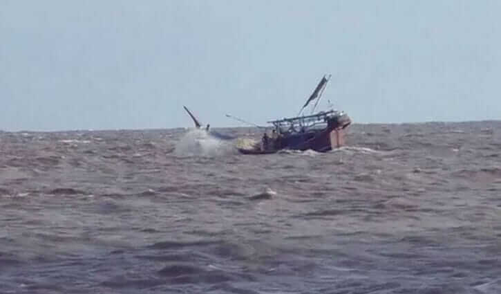 সাগরে মাছ ধরতে গিয়ে কক্সবাজারের ১৩ ফিশিং ট্রলার নিখোঁজ!