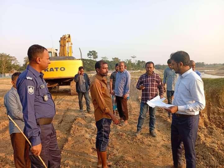 কুলাউড়ায় অবৈধভাবে মাটি কাটার দায়ে ১ লাখ টাকা জরিমানা