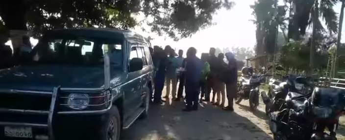 তেঁতুলিয়ায় ড্রেজার দিয়ে অবৈধ ভাবে   পাথর উত্তোলন দায়ে আঃলীগ নেতার এক লক্ষ টাকা জরিমানা 