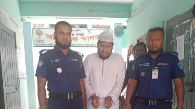 পঞ্চগড়ে ছাত্রকে বলাৎকারের অভিযোগে মাদ্রাসার মৌলবী গ্রেফতার