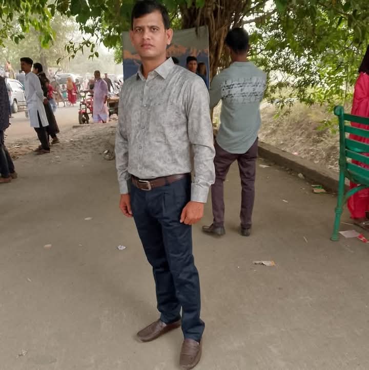 তেঁতুলিয়ায় বাংলাবান্ধা সড়কে ভ্যানগাড়ির ধাক্কায় পল্লি দরিদ্র বিমোচন ফাউন্ডেশন( পিডিবিএফ) কর্মচারীর মৃত্যু
