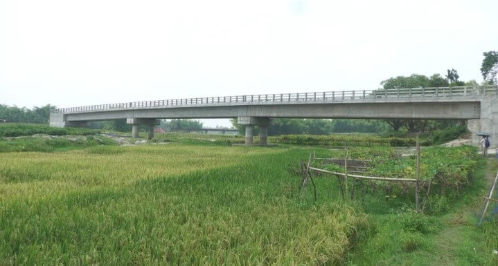 বোদা উপজেলায় সেতু আছে, সড়ক নেই