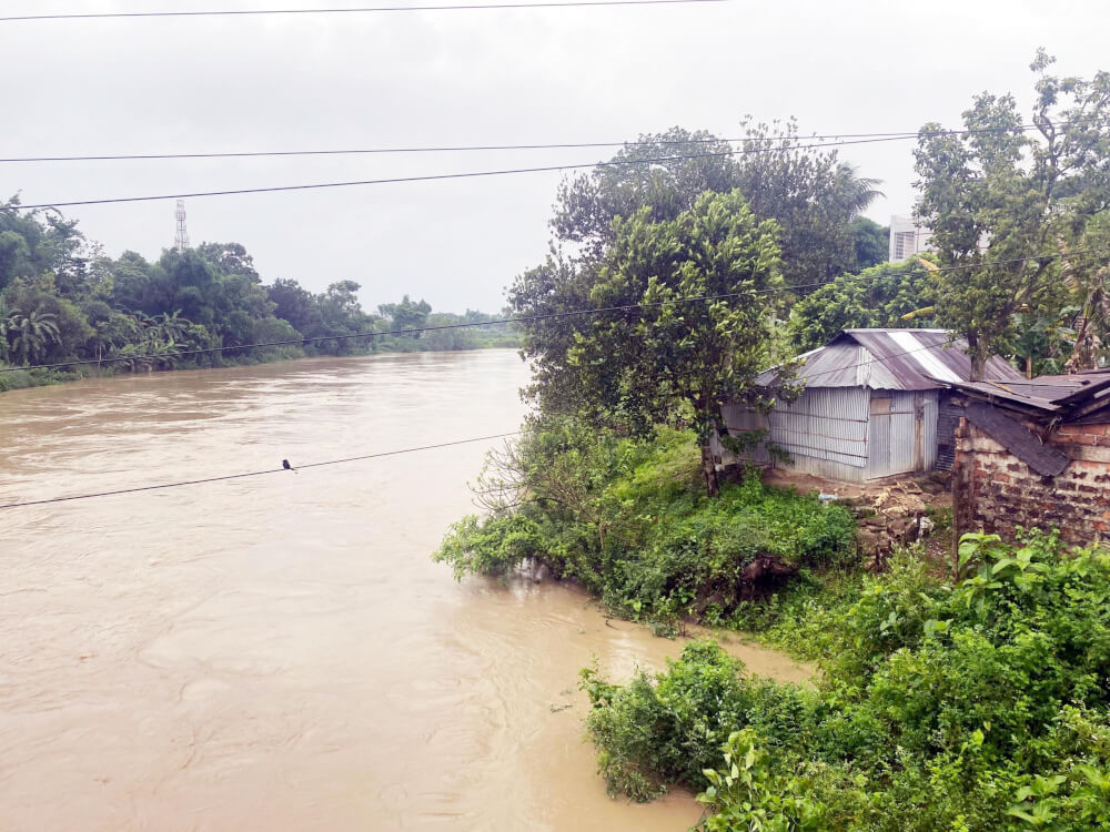 কমলগঞ্জে আকস্মিকভাবে ধলাই নদীর পানি