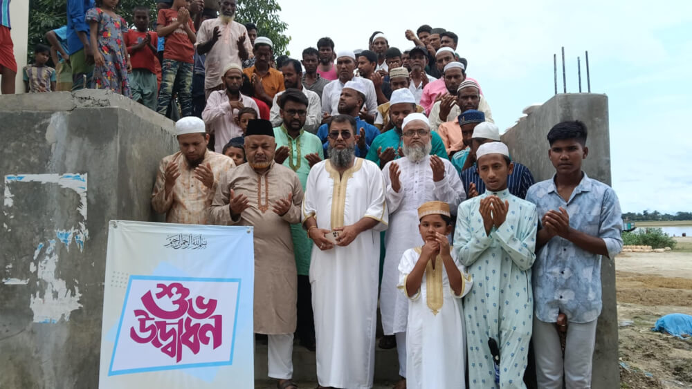 শাল্লার ভাটগাঁও গ্রামে মসজিদ নির্মাণ করলেন লন্ডন প্রবাসী মেরাজুল ইসলাম