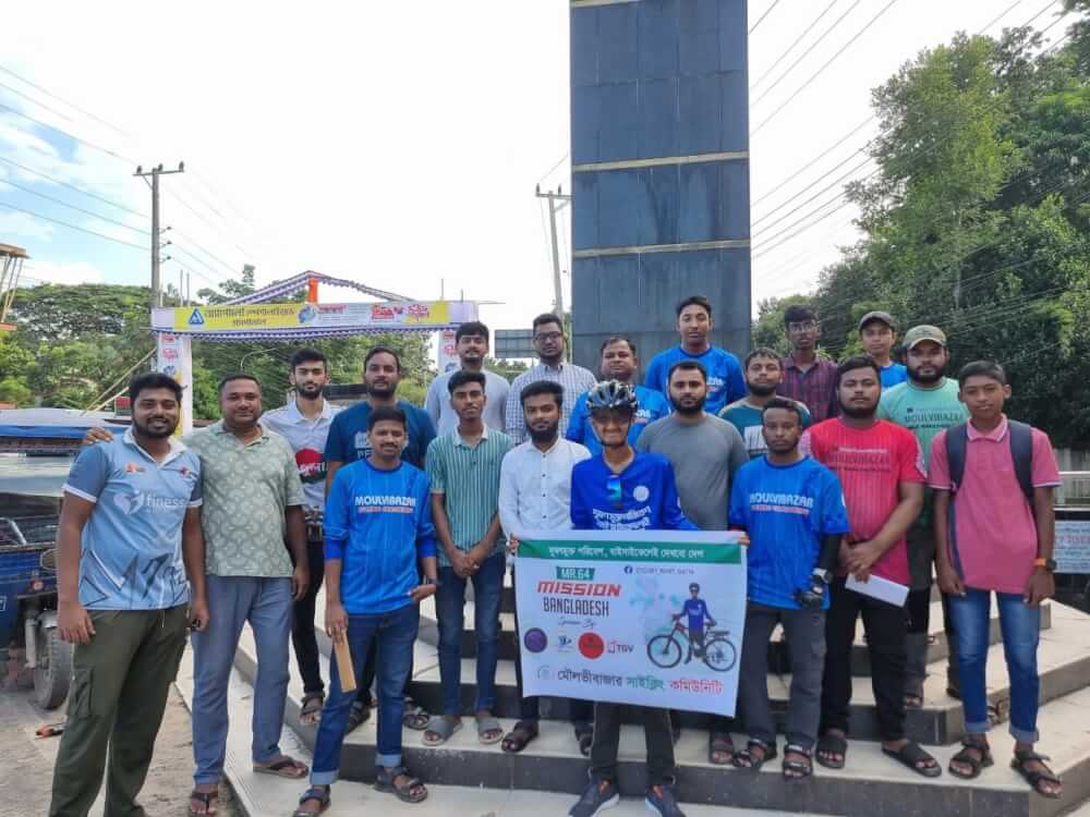 দু’চাকায় দেশ ভ্রমণ করছেন কুলাউড়ার রুহিত