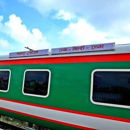 এবার পারাবতের ইঞ্জিন বিকল : যাত্রীদের নাভিশ্বাস