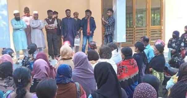 বড়লেখায় সহকারী শিক্ষকদের শা’ট’ডা’উন বিদ্যালয়ে তালাবদ্ধ কক্ষ, বিক্ষুব্দ অভিভাবক-শিক্ষার্থী