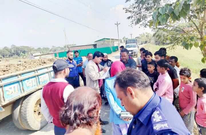 বড়ালেখায় জমিতে মাটি কর্তনের দায়ে, ৫০হাজার টাকা জরিমানা