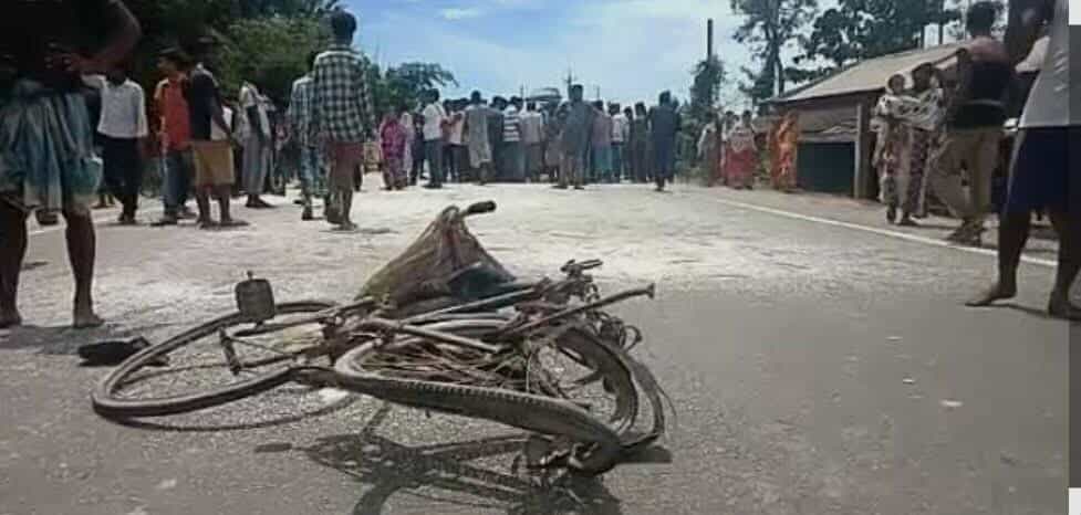 পঞ্চগড়ে মোটরসাইকেলের ধাক্কায় সাইকেল আরোহীর মৃত্যু আহত- পুলিশ সদস্য