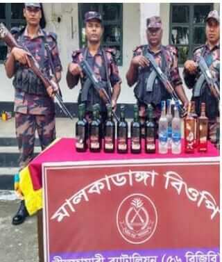 পঞ্চগড় সীমান্তে ১৮ বোতল চোরাই মদ-গরু জব্দ