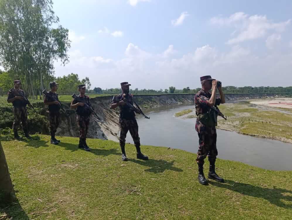 পঞ্চগড়ের বিভিন্ন সীমান্তে সতর্ক বিজিবি, অনুপ্রবেশ ঠেকাতে সতর্কতা জারি