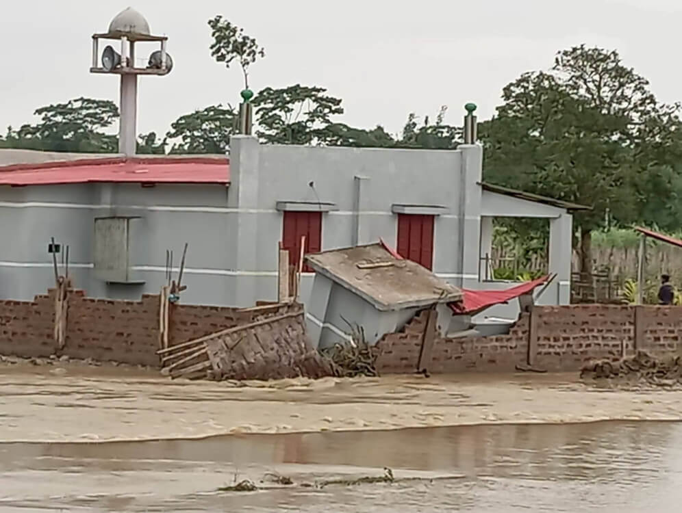 কমলগঞ্জে নদী ভাঙন; ১৫ হাজার মানুষ পানিবন্দি
