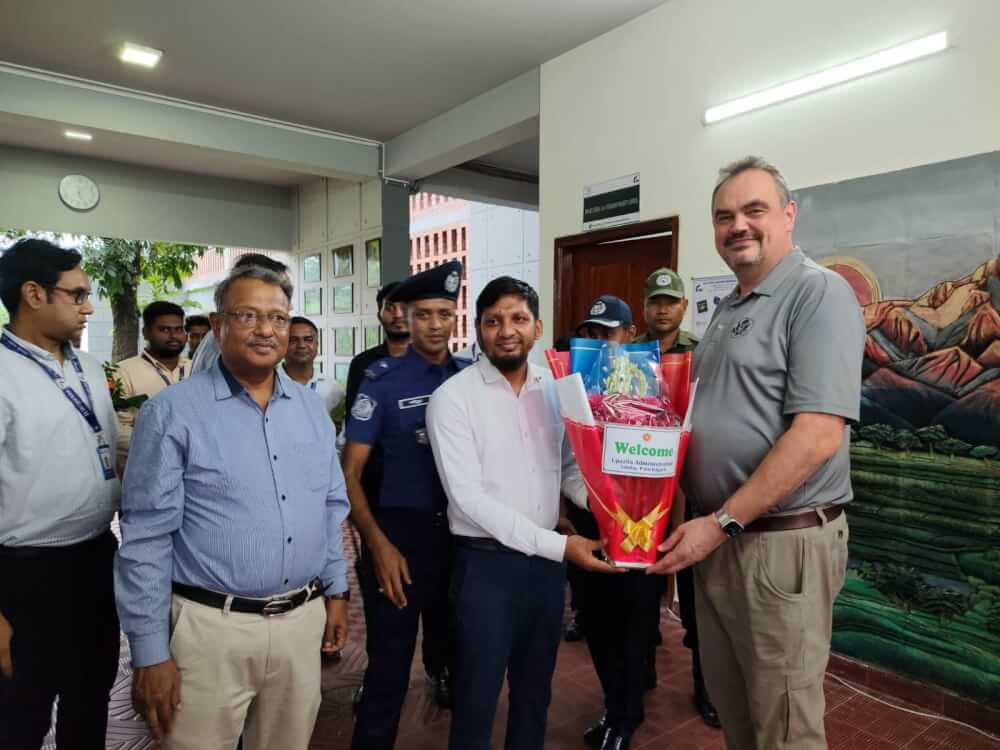 তেঁতুলিয়ায় সীমান্তে মার্কিন রাষ্ট্রদূত