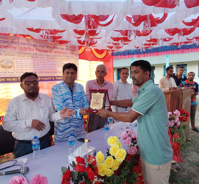 বিশ্বম্ভরপুরে প্রবাসী সমাজকল্যাণ সংস্থার উদ্যোগে কৃতি শিক্ষার্থী সম্মাননা ও এতিম মাদ্রাসায় ঢেউটিন বিতরণ
